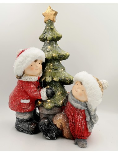Figurka zimowa świąteczna LED DZIECI choinka 50,5x37 cm